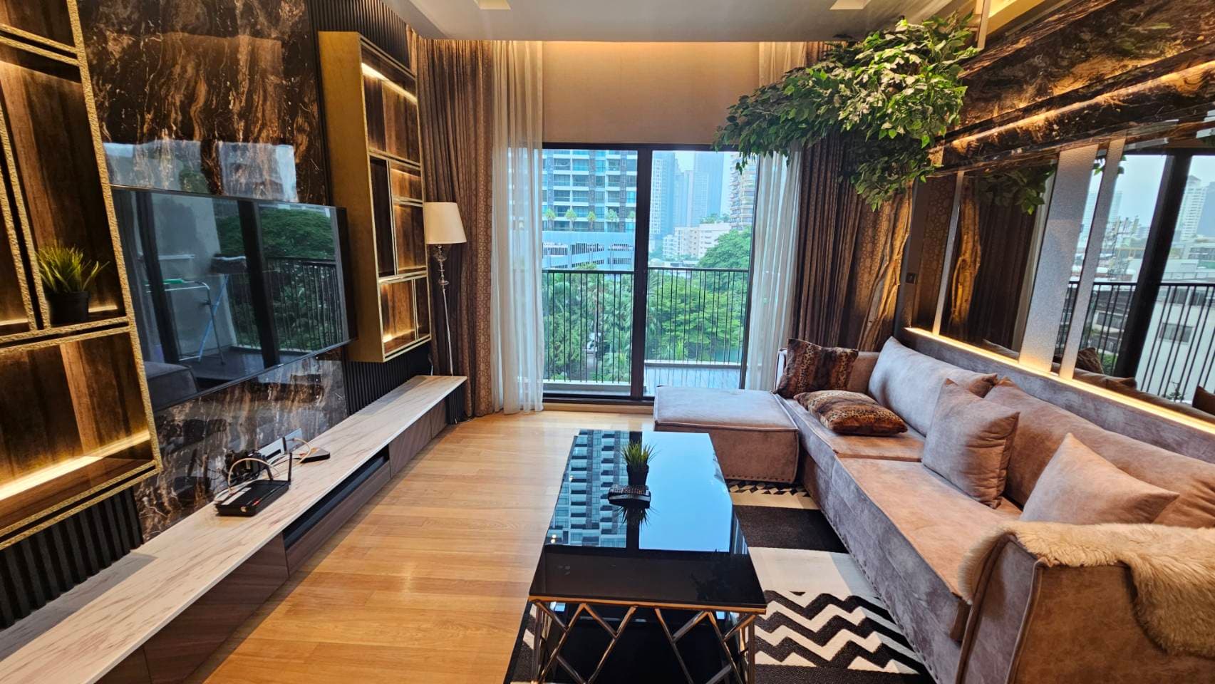 11111 – 195_living_room.jpg