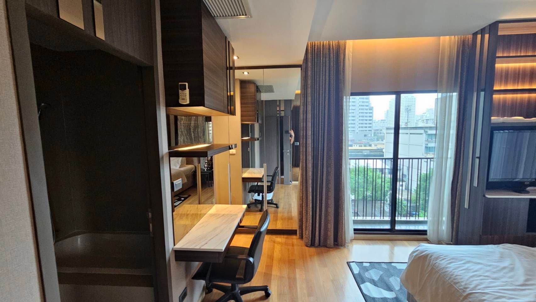 11111 – 201_bedroom.jpg