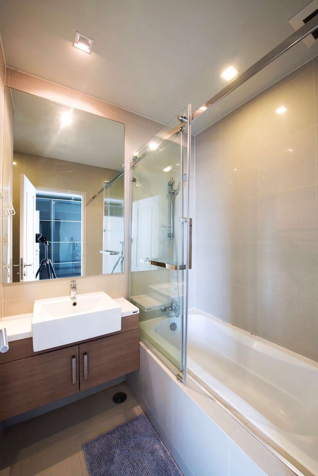 11118 – 323_bathroom.jpg