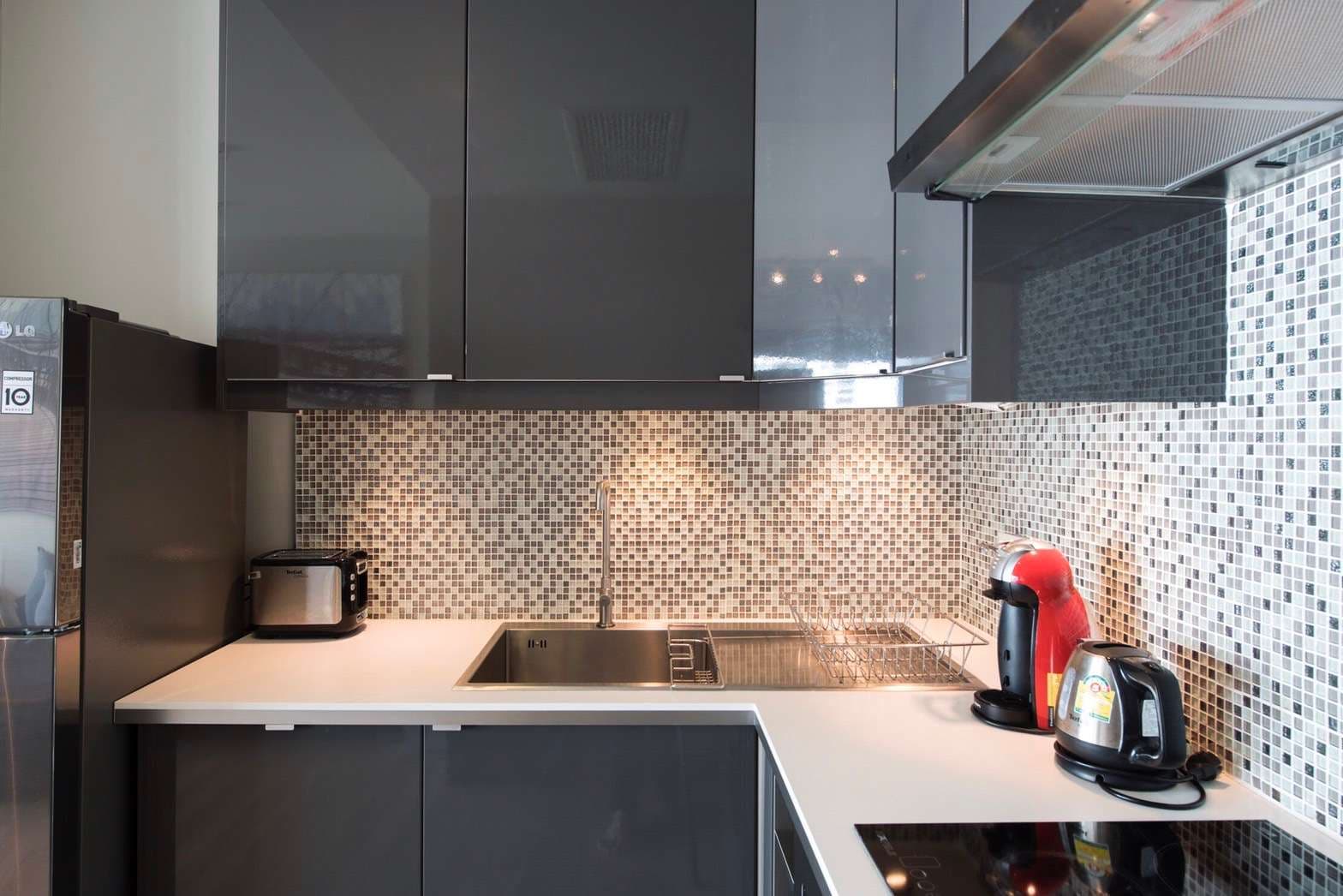 11118 – 412_kitchen.jpg