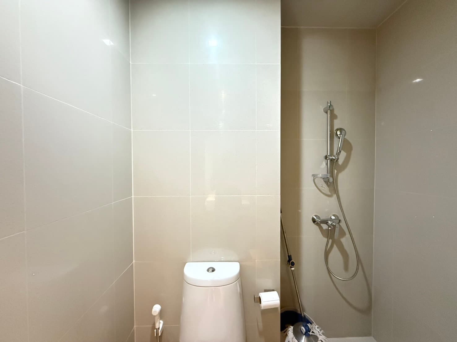 11135 – 313_bathroom.jpg