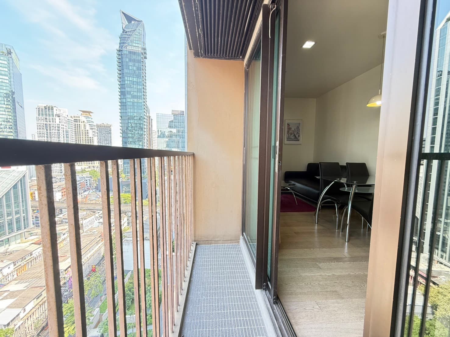 11135 – 607_terrace.jpg