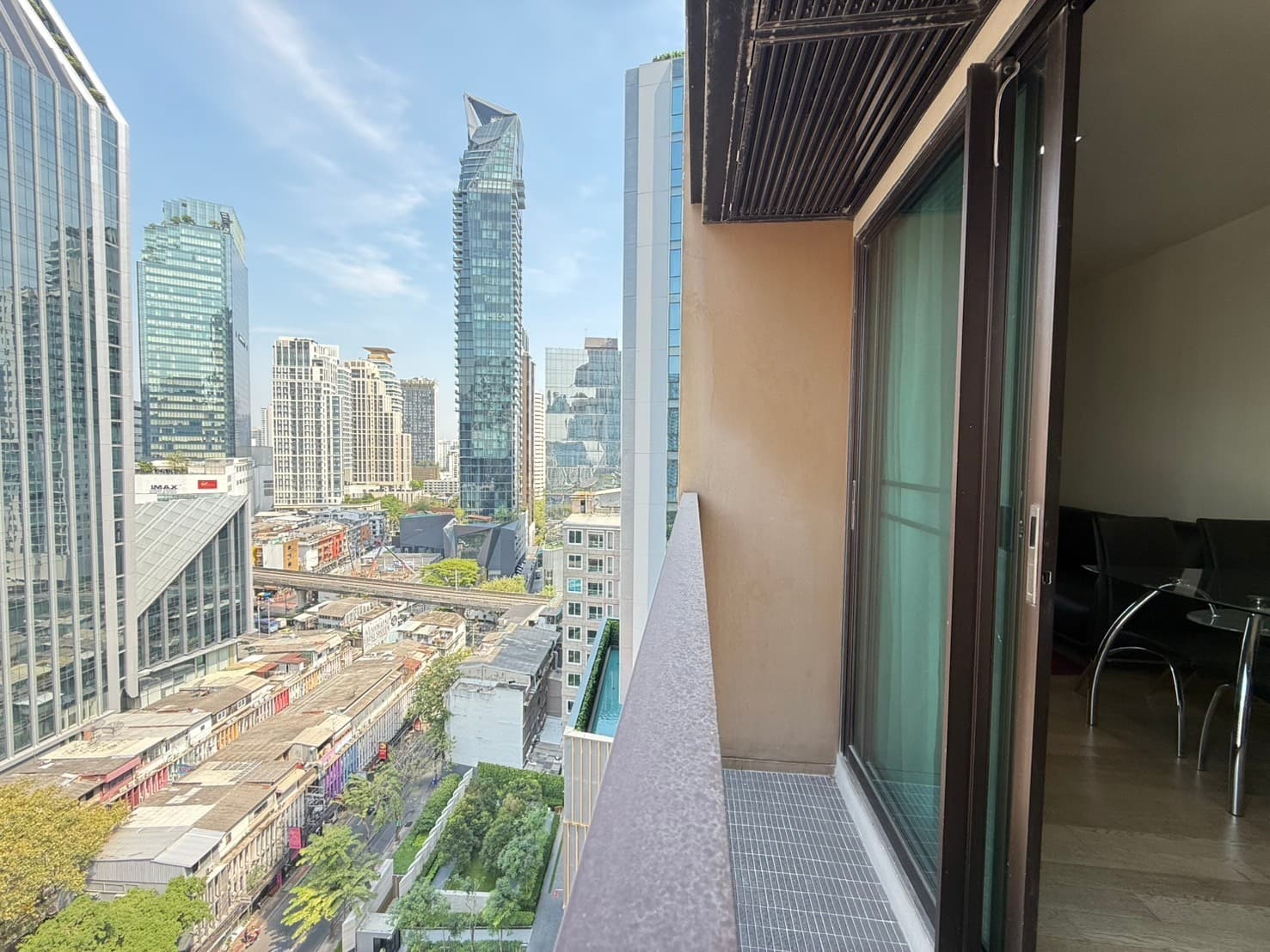 11135 – 632_terrace.jpg